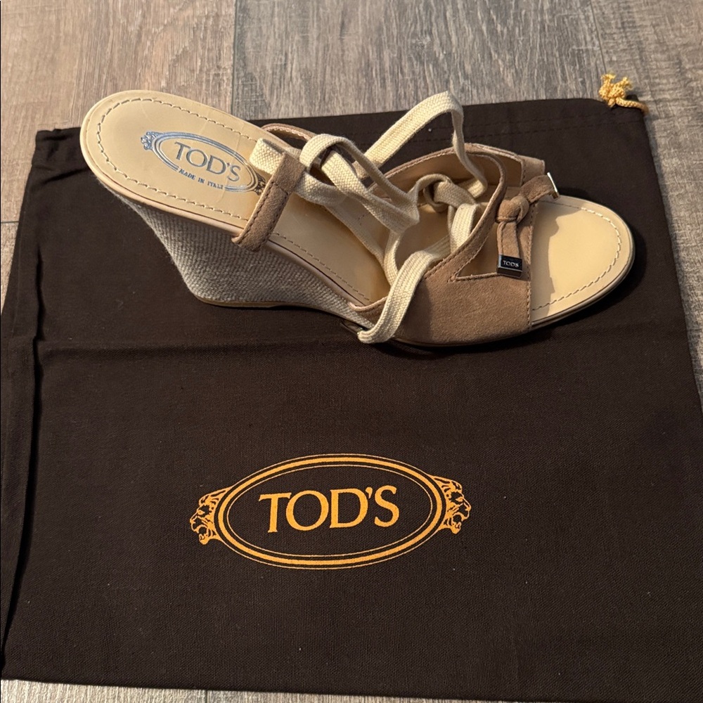 Tod's Beige Suede Elegant Espadrilles with Metal hardware | | Size 8 US - Picture 2 of 9